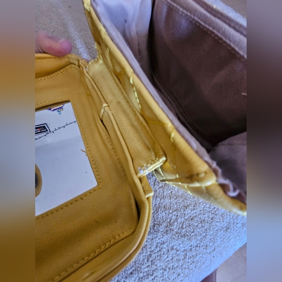 Yellow rectangular shaped purse from Italy 🇮🇹 - Picture 6 of 6